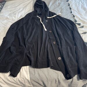 Black sweater cardigan Torrid with hood, pockets and buttons